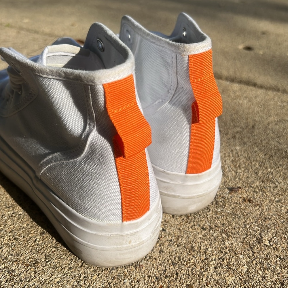 white platforms - Picture 3 of 5